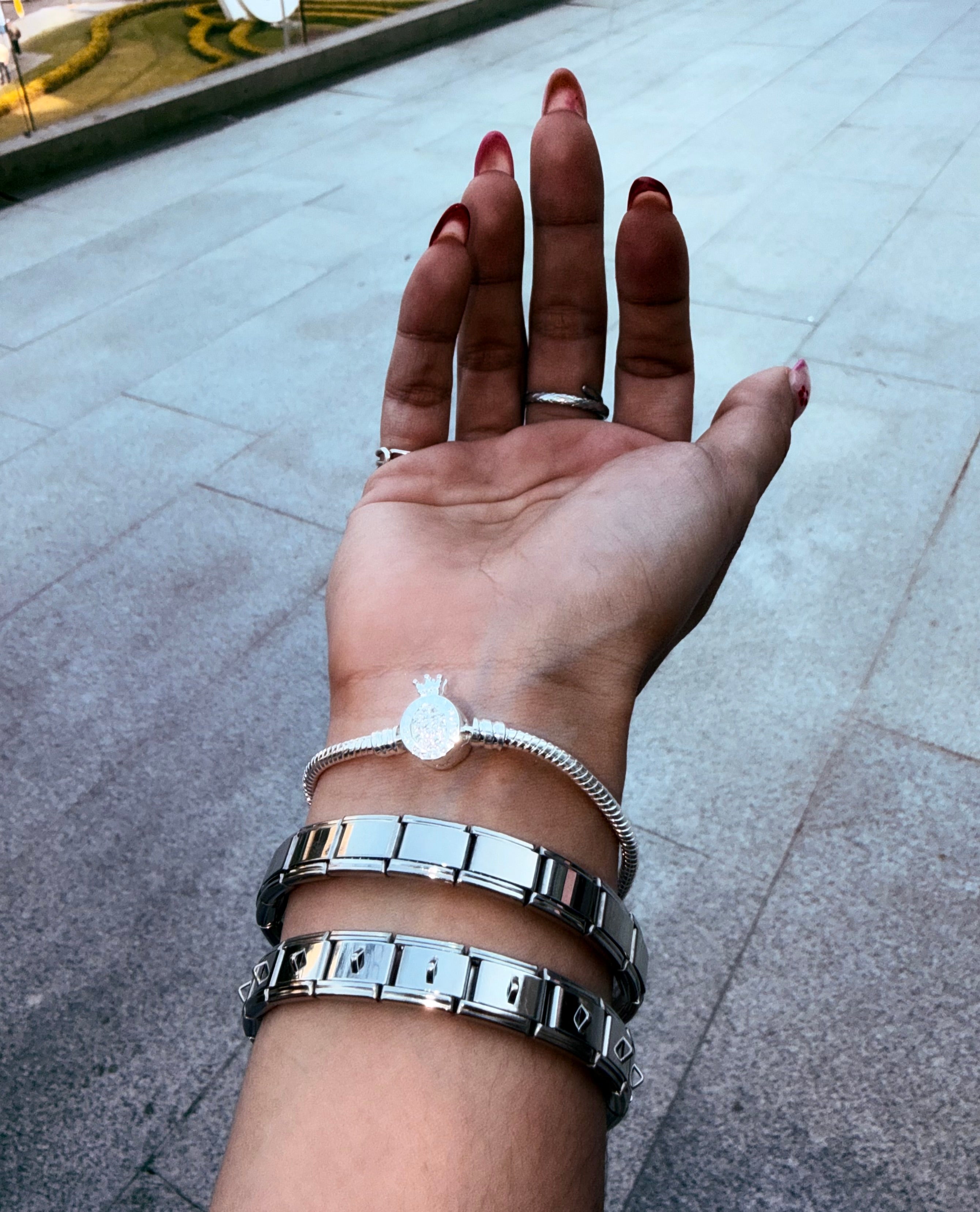 Brazalete de Serpiente Geométrico
